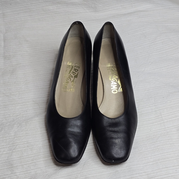 Salvatore Ferragamo Women's Classic Black Heels - Picture 2 of 5